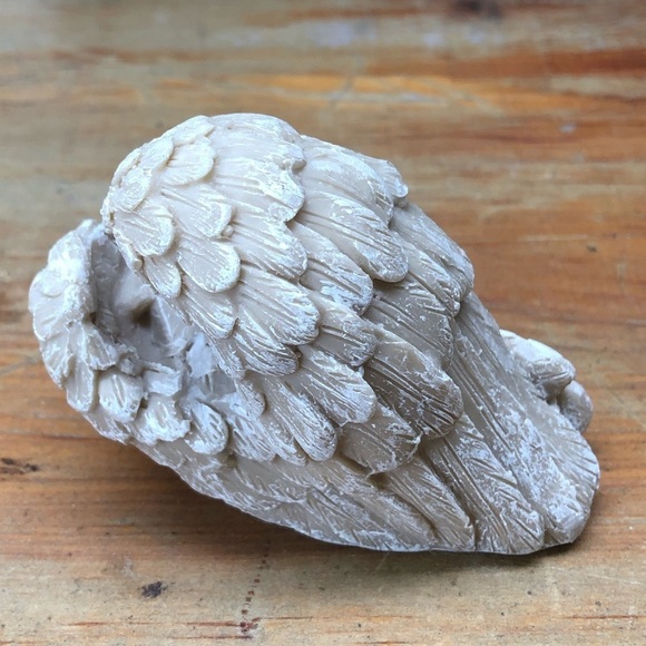 Sleeping Dog Wrapped in Feathered Angel Wings Memorial Figurine 3.15”L - Picture 4 of 5